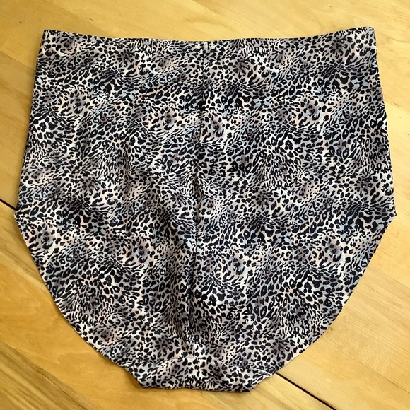 BODYHUSH 365 Everyday Control Brief Panty Snowy Feline Size M - Picture 4 of 7